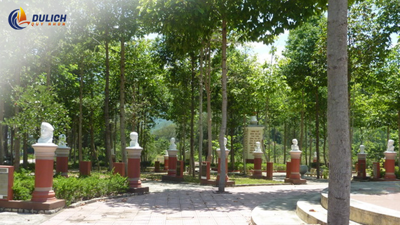 Vườn tượng danh y ở Quy Hòa - Quy Nhơn