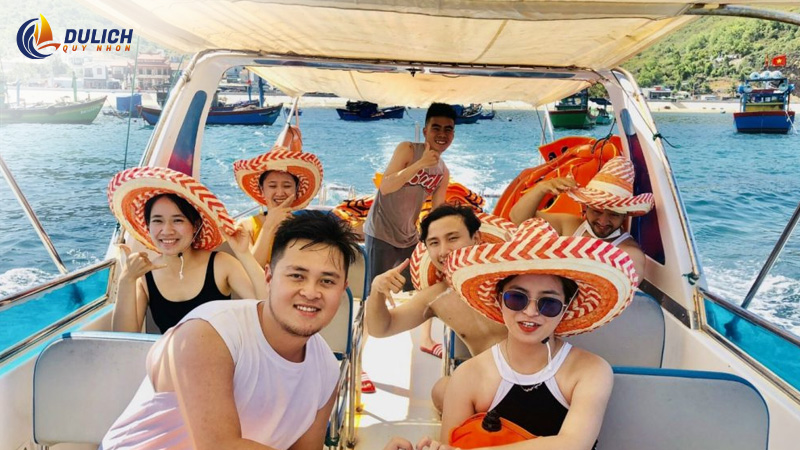 Đặt tour cho nhóm du khách đông người sẽ càng có nhiều ưu đãi hấp dẫn 