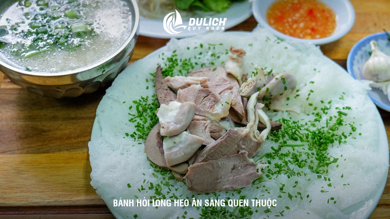Bánh hỏi lòng heo ăn sáng quen thuộc