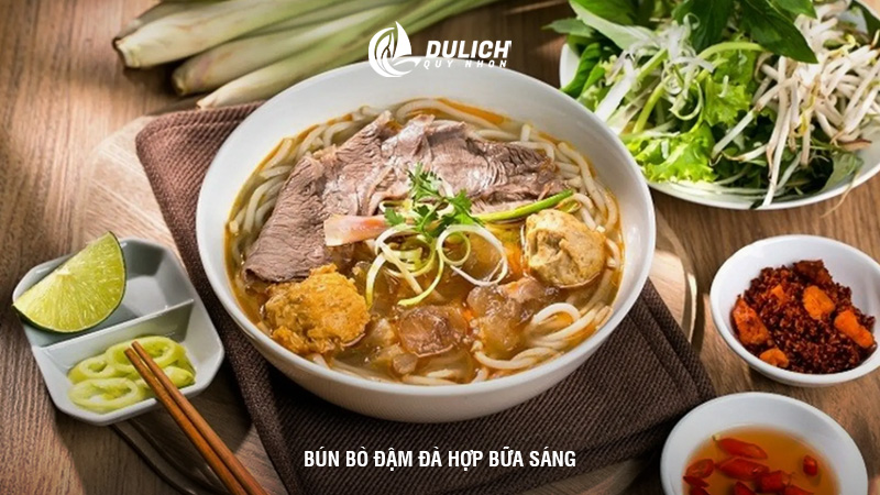 Bún bò đậm đà hợp bữa sáng