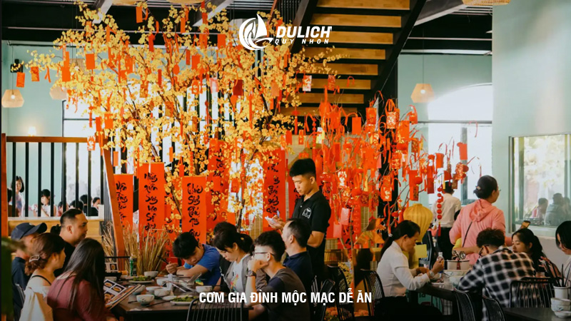 Cơm gia đình mộc mạc dễ ăn