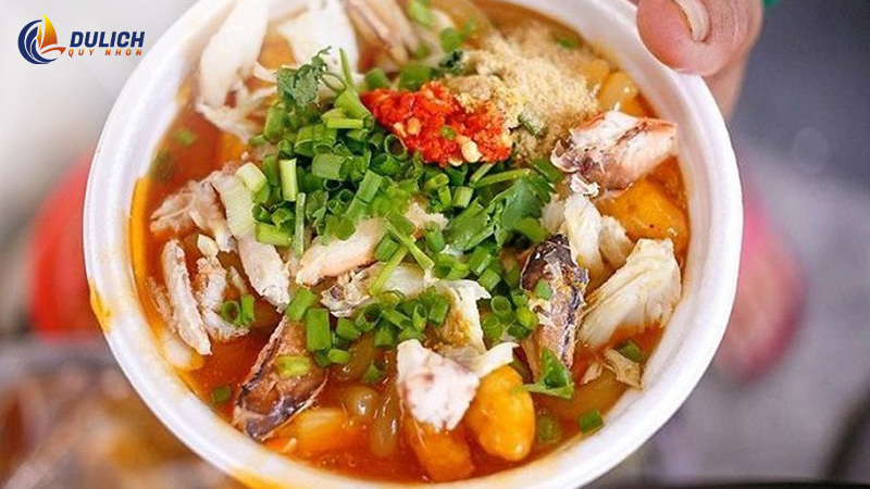 Bánh Canh Cua O Huệ là điểm chân lý tưởng cho những ai yêu thích món bánh canh đậm vị tại Quy Nhơn 