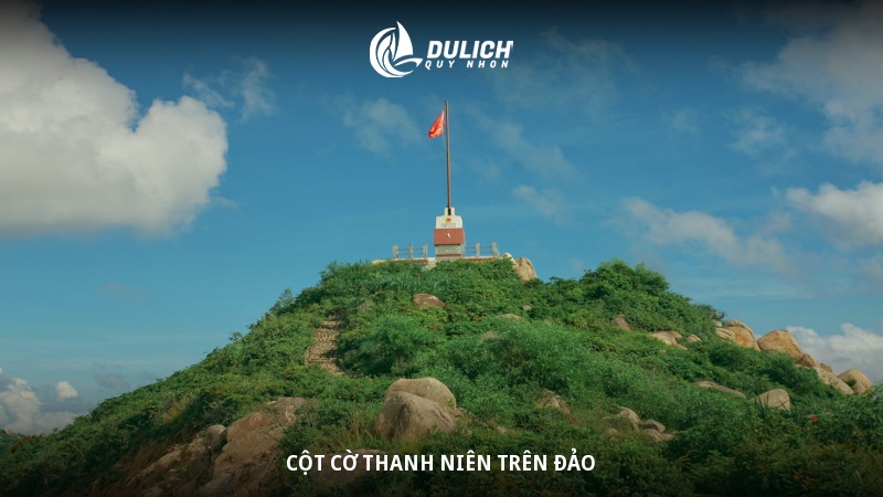 Cột cờ Thanh Niên trên đảo 