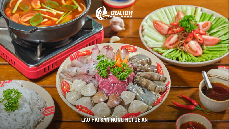 Lẩu hải sản nóng hổi dễ ăn
