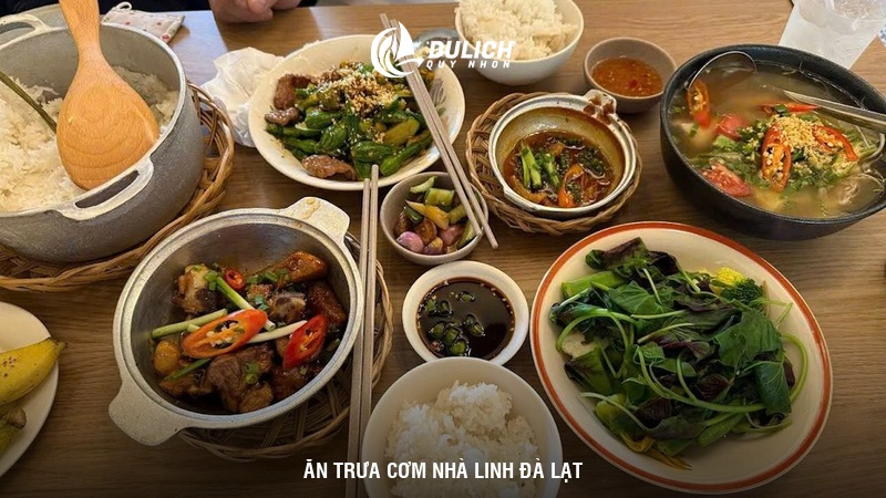 Ăn trưa cơm nhà Linh Đà Lạt