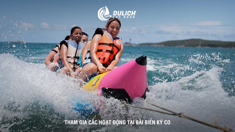 Tham gia các hoạt động tại bãi biển Kỳ Co