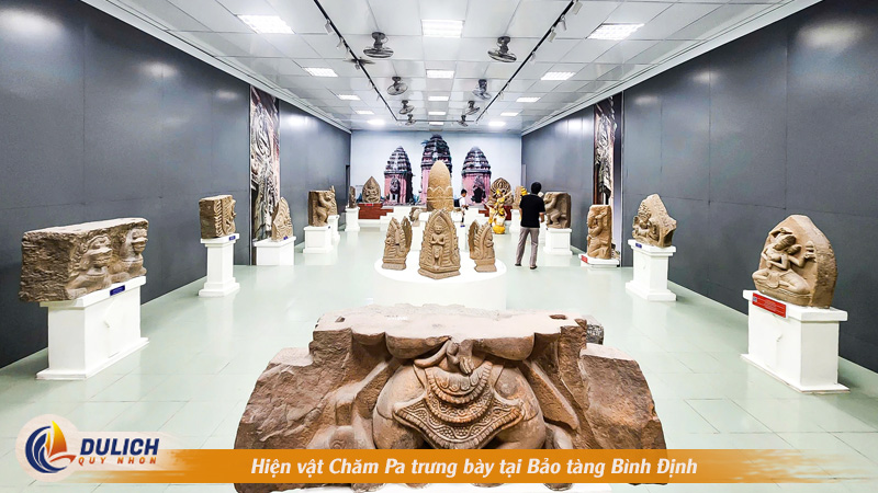 Hiện vật Chăm Pa trưng bày tại Bảo tàng Bình Định