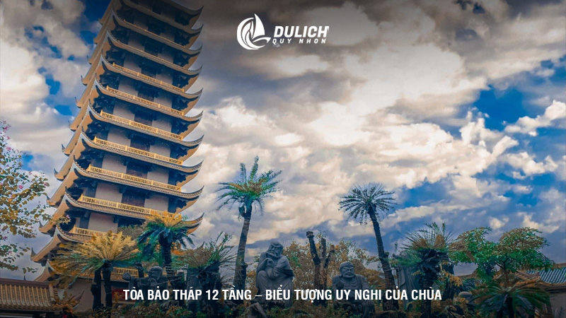 Tòa bảo tháp 12 tầng – biểu tượng uy nghi của chùa