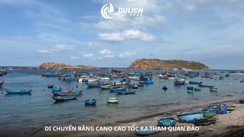 Di chuyển bằng cano cao tốc ra tham quan đảo