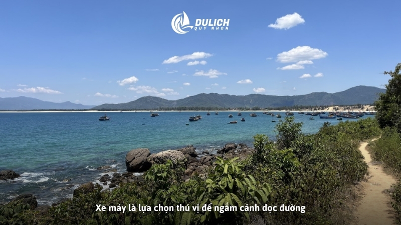 Xe máy là lựa chọn thú vị để ngắm cảnh dọc đường