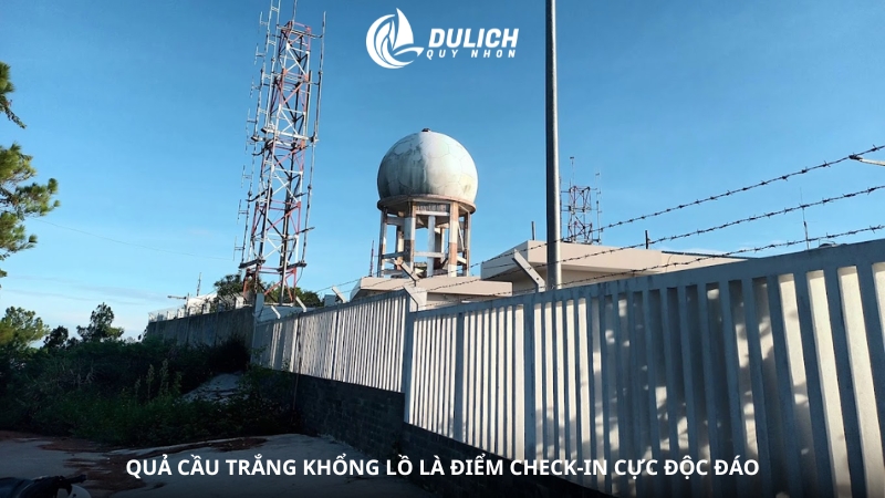Quả cầu trắng khổng lồ là điểm check-in cực độc đáo