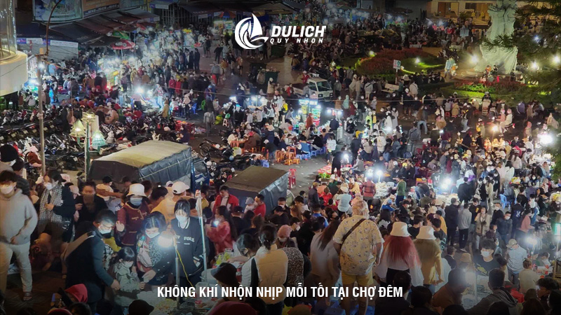 Không khí nhộn nhịp mỗi tối tại chợ đêm