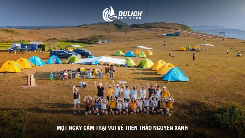 Một ngày cắm trại vui vẻ trên thảo nguyên xanh