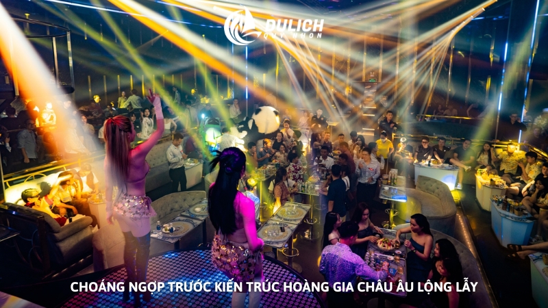 Choáng ngợp trước kiến trúc hoàng gia châu Âu lộng lẫy