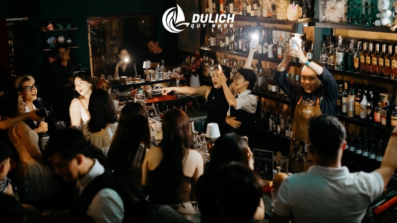 Thưởng thức hương vị cocktail thủ công tinh tế và đậm đà