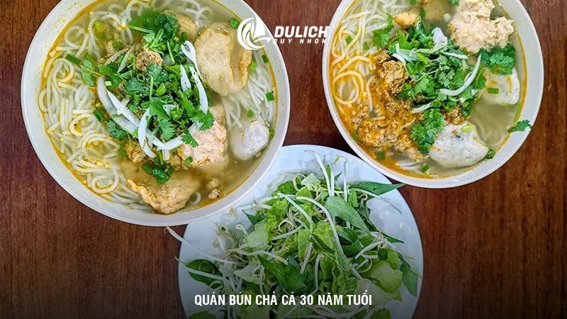 Quán bún chả cá 30 năm tuổi 