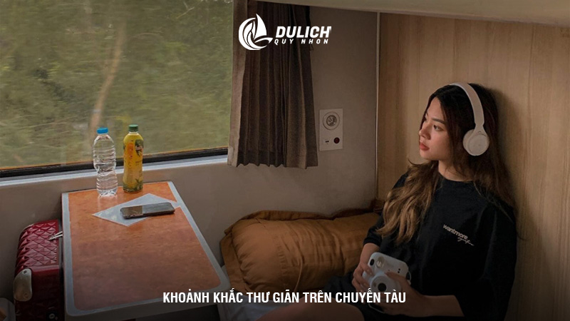 Khoảnh khắc thư giãn trên chuyến tàu.