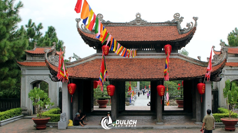 Không gian thờ tự Danh nhân văn hóa thế giới Nguyễn Trãi