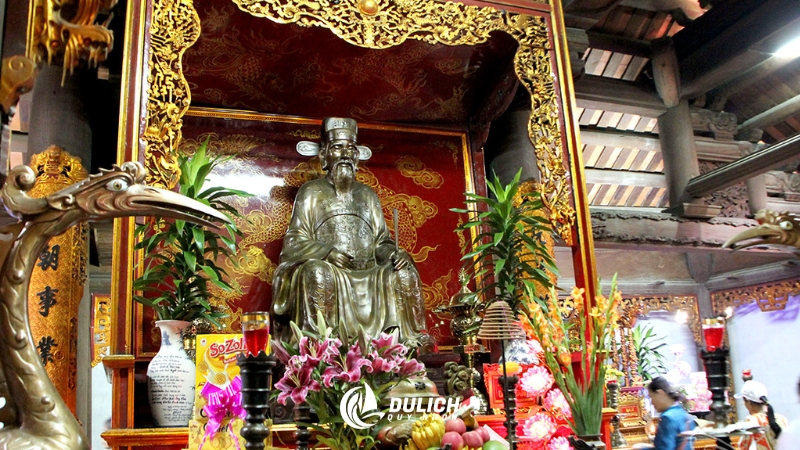 Không gian thờ tự Danh nhân văn hóa thế giới Nguyễn Trãi