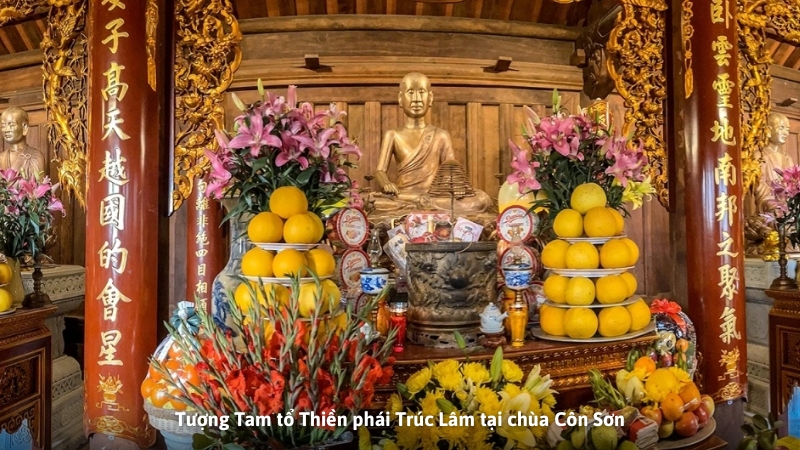 Tượng Tam tổ Thiền phái Trúc Lâm tại chùa Côn Sơn