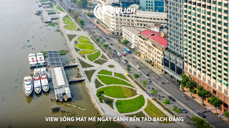 View sông mát mẻ ngay cạnh bến tàu Bạch Đằng
