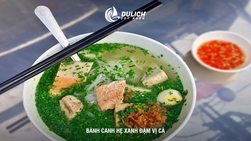 Bánh canh hẹ xanh đậm vị cá