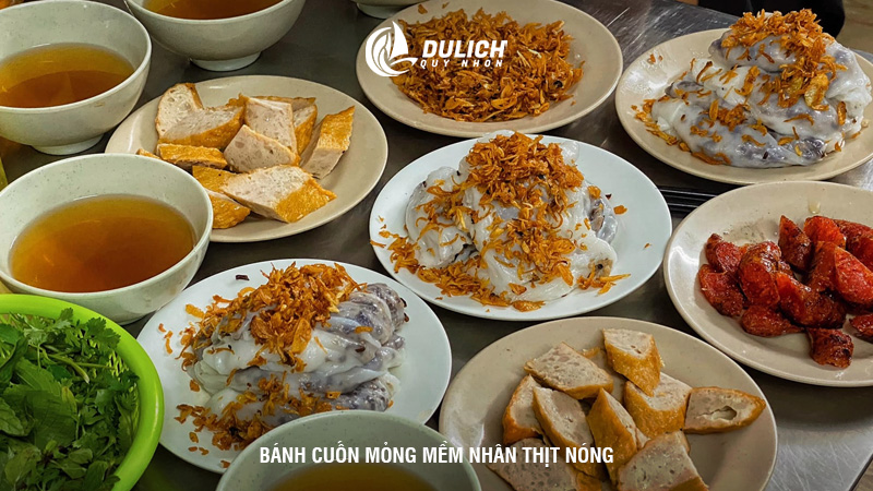 Bánh cuốn mỏng mềm nhân thịt nóng