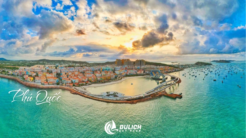 Bãi biển Phú Quốc trong xanh tuyệt đẹp tháng 12
