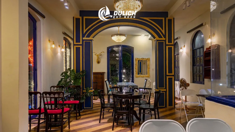 Marina Coffee phong cách cổ điển, yên tĩnh