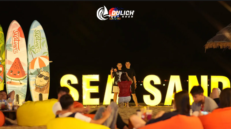 Seasand Coffee sát biển, bãi cát trắng