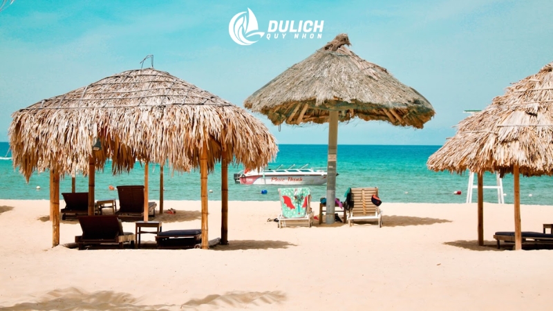 Check-in bãi biển Kỳ Co trong xanh và Eo Gió