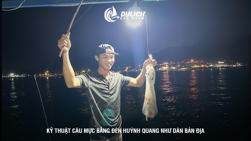 Kỹ thuật câu mực bằng đèn huỳnh quang như dân bản địa
