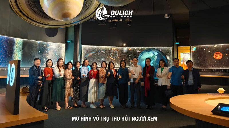 Mô hình vũ trụ thu hút người xem