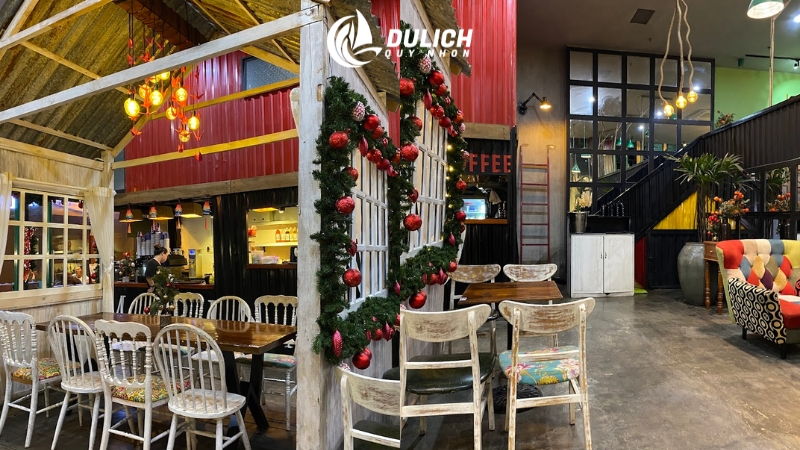 Khu vườn sinh thái với hồ cá thư giãn tuyệt đối