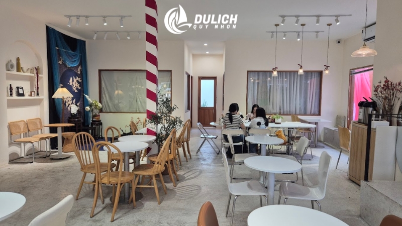 Góc check-in đậm chất Hàn Quốc tại cafe Quy Nhơn