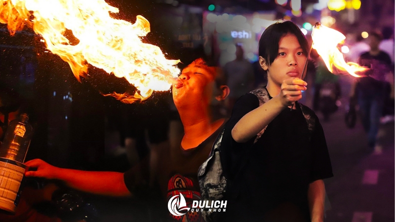 Nghệ sĩ xiếc lửa biểu diễn vô cùng điêu luyện