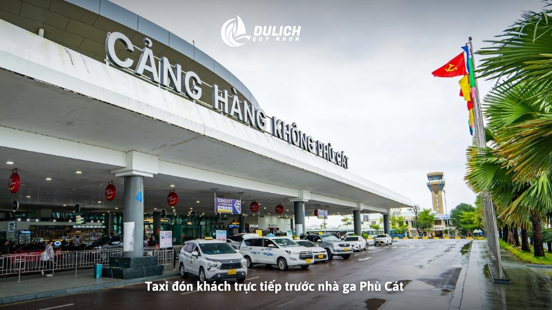 Taxi đón khách trực tiếp trước nhà ga Phù Cát 