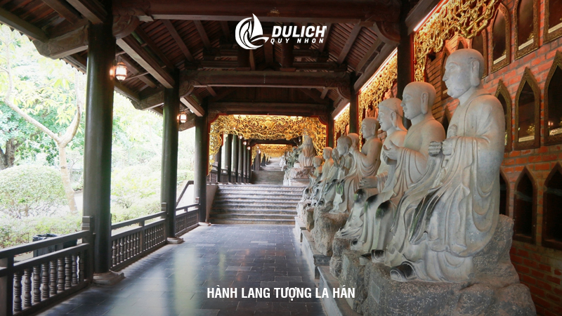 Hành lang tượng La Hán