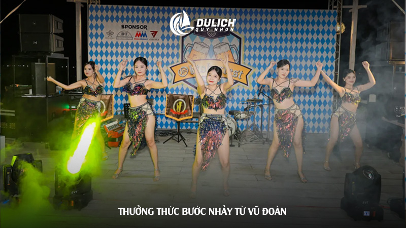 Thưởng thức bước nhảy từ vũ đoàn