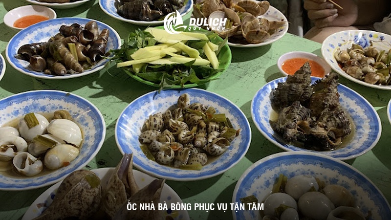 Ốc nhà bà Bông phục vụ tận tâm 