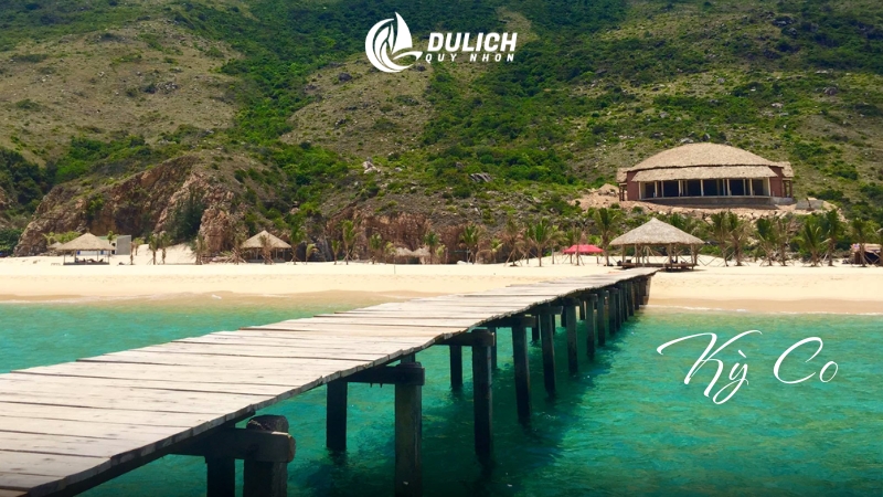 Bãi biển xanh trong, thiên đường Maldives Việt Nam