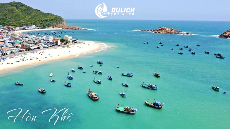 Con đường xuyên biển và rặng san hô màu sắc